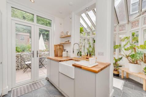 LIVING ROOM, DINER AND KITCHEN