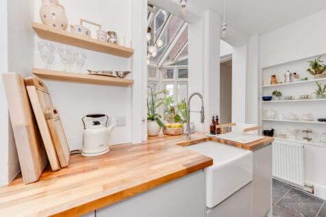 LIVING ROOM, DINER AND KITCHEN