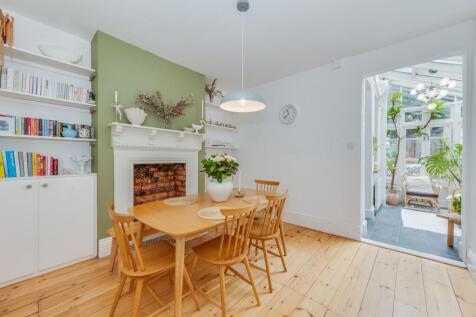 LIVING ROOM, DINER AND KITCHEN