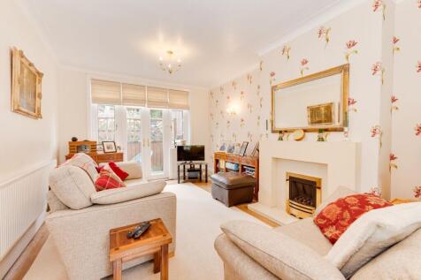 KITCHEN, DINER AND LIVING ROOM