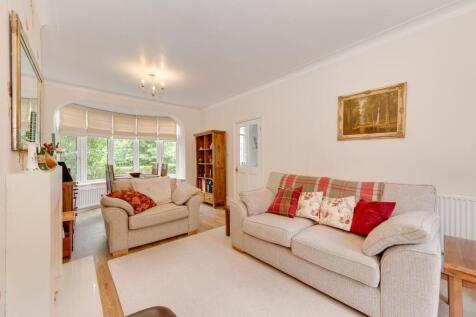 KITCHEN, DINER AND LIVING ROOM