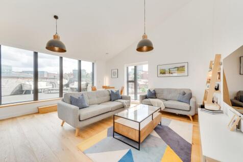 OPEN PLAN KITCHEN/DINER/LIVING ROOM