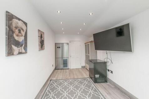 PLAY ROOM