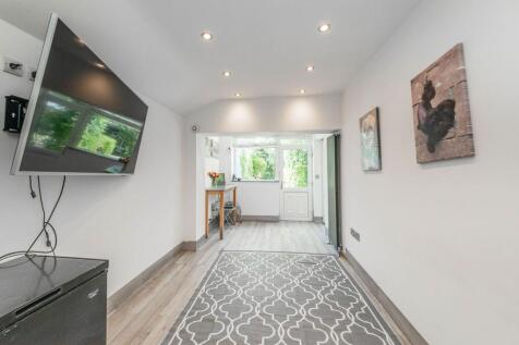 PLAY ROOM