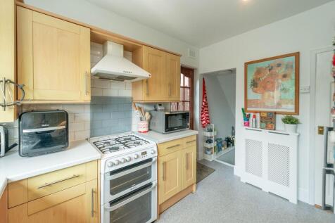 KITCHEN, LIVING ROOM AND DINER