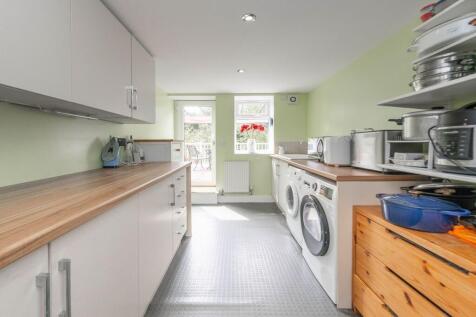 KITCHEN, LIVING ROOM AND DINER