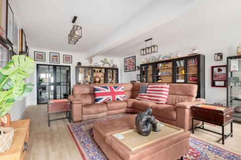 LOUNGE AND SITTING ROOM