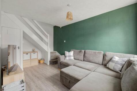 KITCHEN AND LOUNGE/DINER
