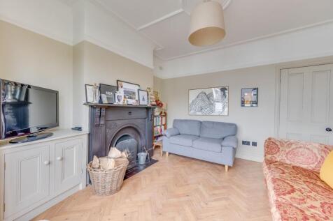 KITCHEN, DINER AND LIVING ROOM
