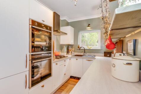 KITCHEN, DINER AND LIVING ROOM