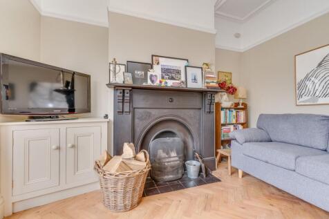 KITCHEN, DINER AND LIVING ROOM