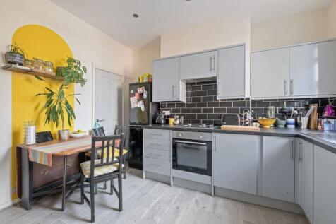 LOUNGE AND KITCHEN/DINER