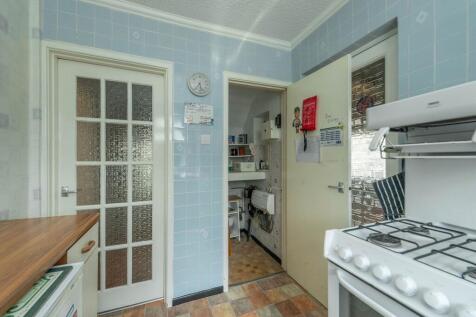 KITCHEN. LIVING ROOM AND DINER