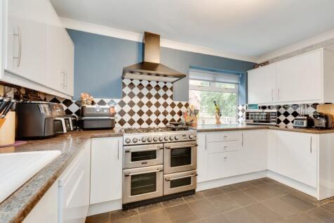KITCHEN AND LIVING ROOM/DINER