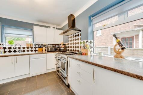 KITCHEN AND LIVING ROOM/DINER