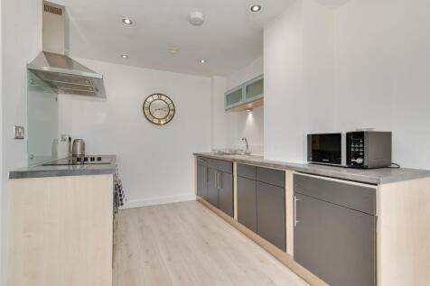 OPEN PLAN KITCHEN, LIVING ROOM AND DINER
