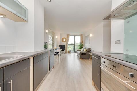 OPEN PLAN KITCHEN, LIVING ROOM AND DINER