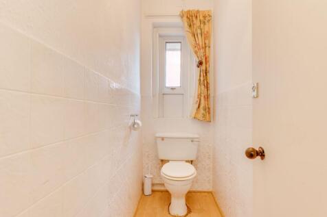 UTILITY ROOM AND WC