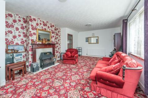 KITCHEN/DINER AND LIVING ROOM