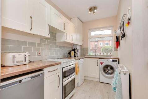 KITCHEN, LIVING ROOM AND DINER