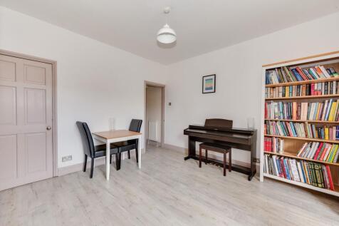KITCHEN, LIVING ROOM AND DINER