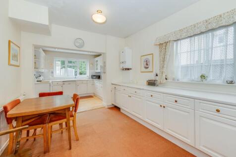 KITCHEN, DINING ROOM AND LOUNGE
