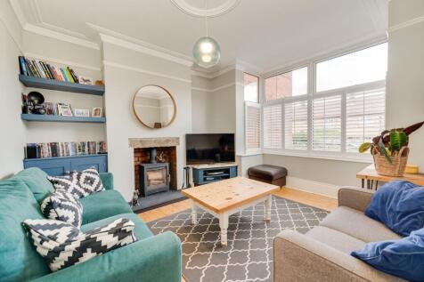 KITCHEN, LIVING ROOM AND DINER