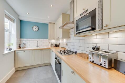 KITCHEN, LIVING ROOM AND DINER