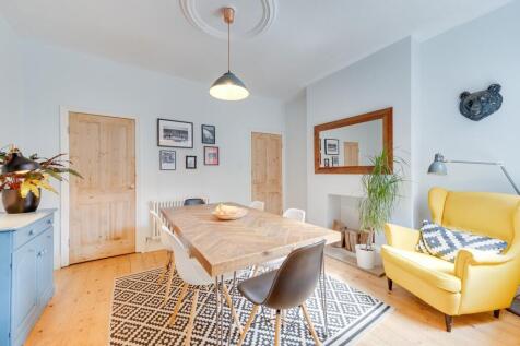 KITCHEN, LIVING ROOM AND DINER