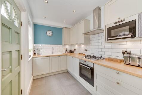 KITCHEN, LIVING ROOM AND DINER