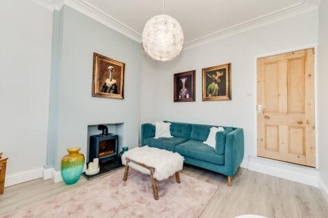 KITCHEN, DINER AND LIVING ROOM
