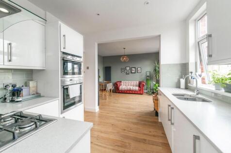 LIVING ROOM, KITCHEN AND DINER