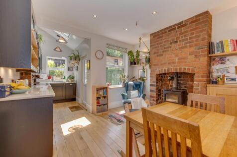 KITCHEN, DINER AND LIVING ROOM