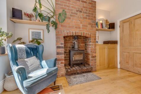 KITCHEN, DINER AND LIVING ROOM