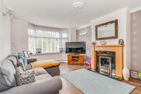 KITCHEN, DINER AND LIVING ROOM
