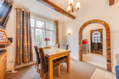 KITCHEN, DINER AND LIVING ROOM