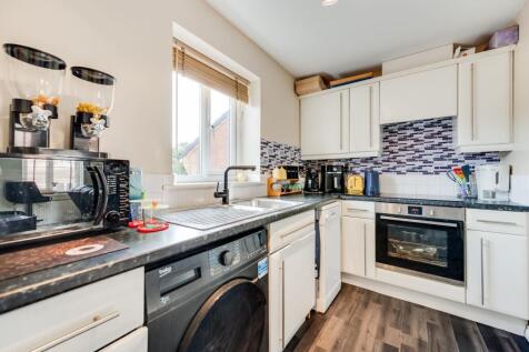 KITCHEN AND DINER/LIVING ROOM