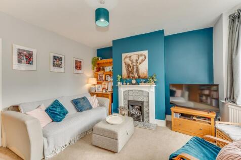KITCHEN, DINER AND LIVING ROOM