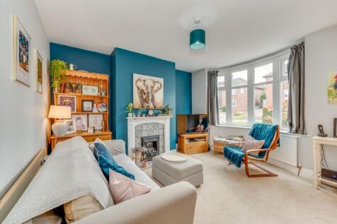 KITCHEN, DINER AND LIVING ROOM