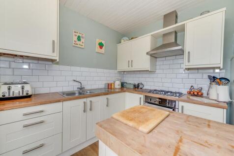 KITCHEN, DINER AND LIVING ROOM