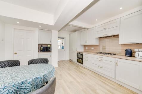 KITCHEN, SITTING ROOM AND LOUNGE