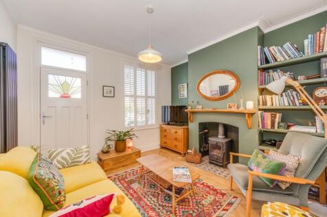 KITCHEN/DINER AND LIVING ROOM