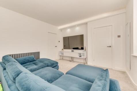 KITCHEN/DINER AND LIVING ROOM