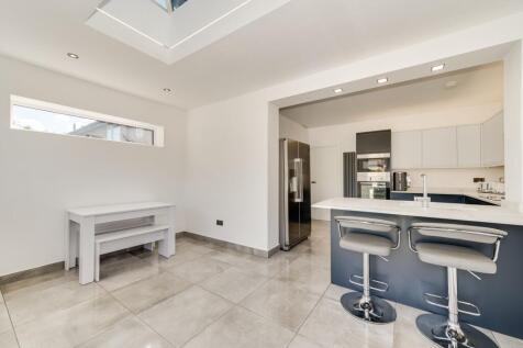 KITCHEN/DINER AND LIVING ROOM
