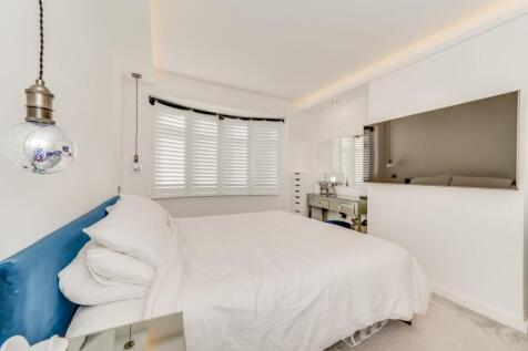 BEDROOMS AND FAMILY BATHROOM