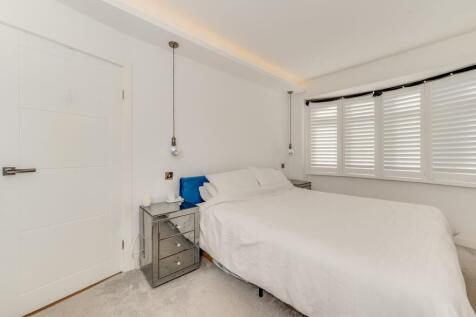 BEDROOMS AND FAMILY BATHROOM