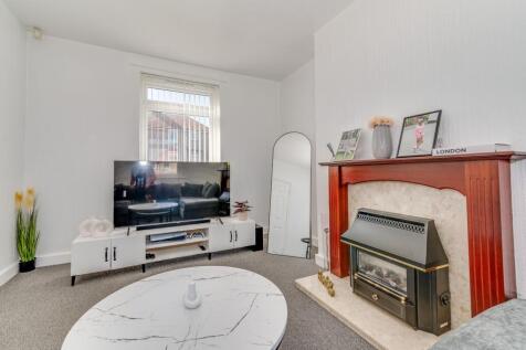 KITCHEN/DINER AND LIVING ROOM