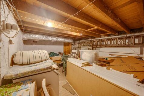 BASEMENT PERFECT FOR CONVERSION