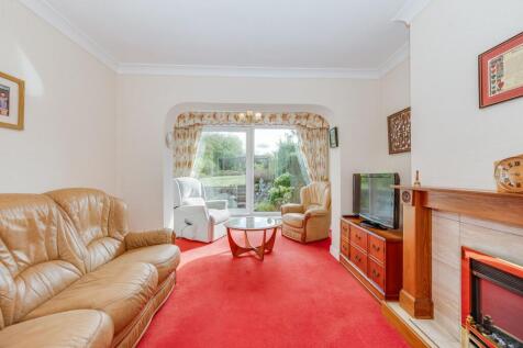 KITCHEN, DINER AND LIVING ROOM