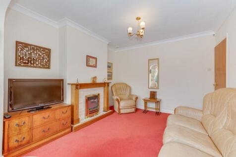KITCHEN, DINER AND LIVING ROOM